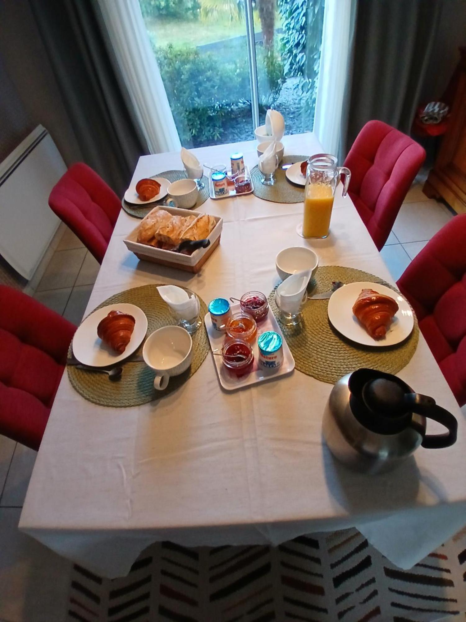 Bed and Breakfast Chez Bernard Et Nicole Betton Экстерьер фото